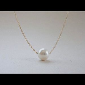 Freshwater pearl necklace